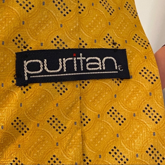 FINAL CHANCE! CLOSET CLOSING! - Picture 3 of 4